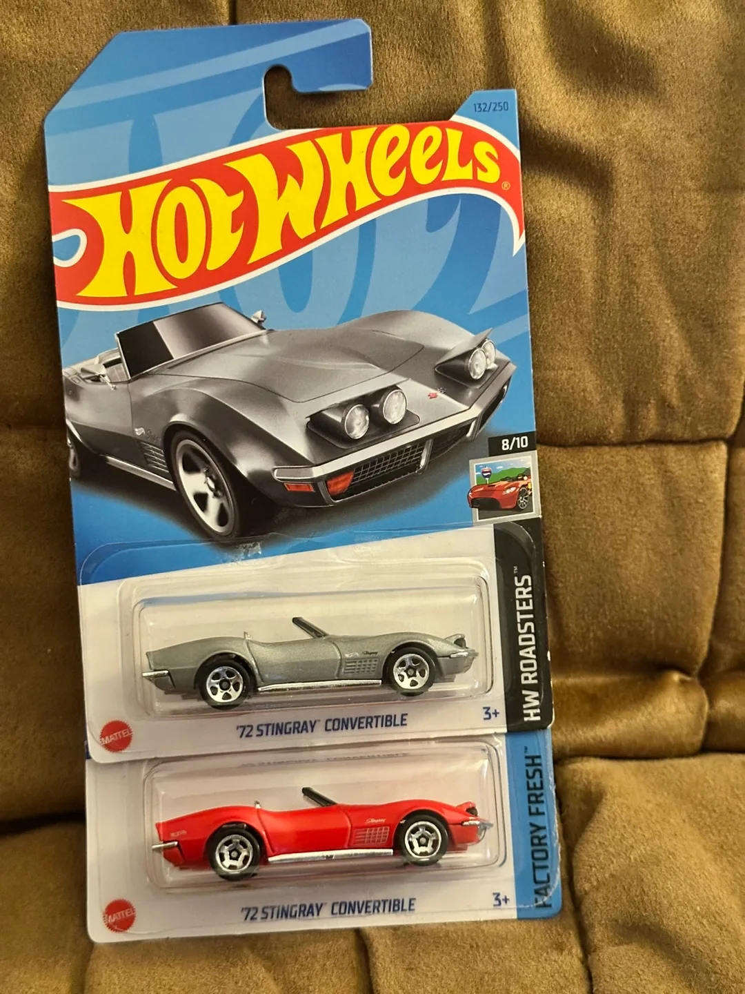 Hot Wheels '72 Stingray Convertible thumbnail