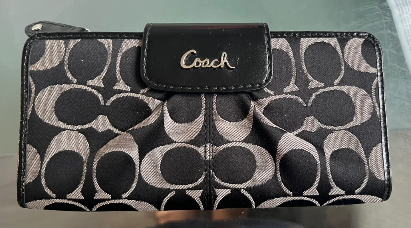 Coach Long Wallet in Signature Print thumbnail