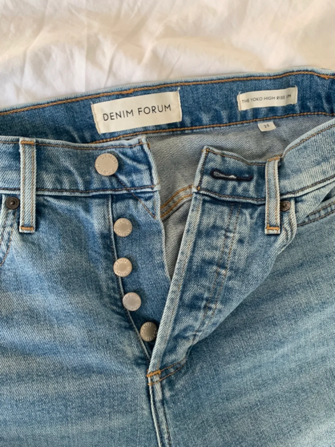 Aritzia Denim Forum Yoko High Rise Jeans, Size 25 image indicator(2)