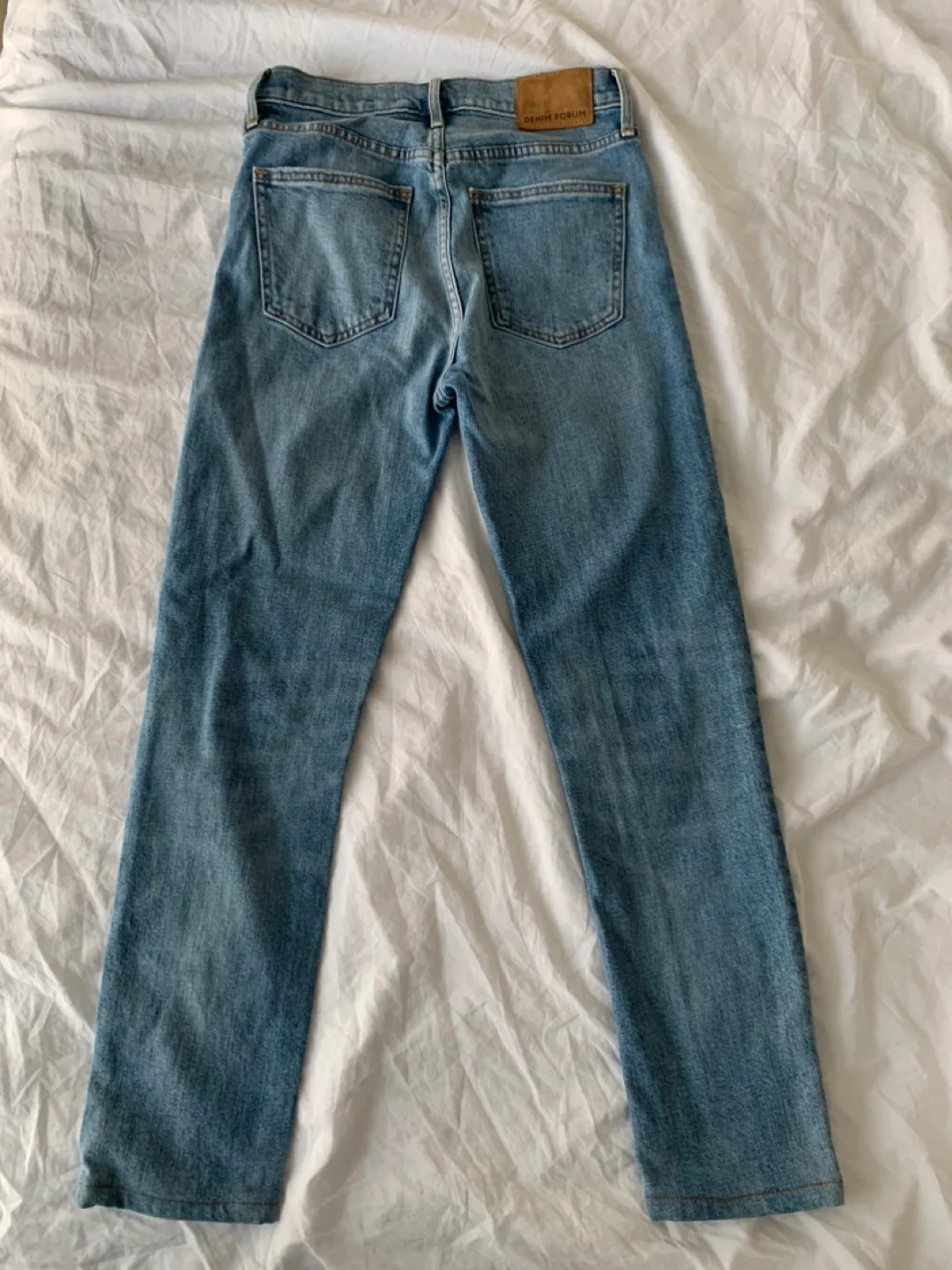 Aritzia Denim Forum Yoko High Rise Jeans, Size 25 image indicator(3)