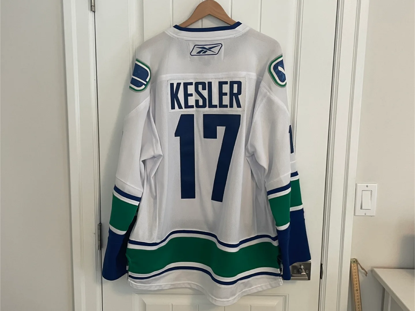 Authentic Reebok Vancouver Canucks Ryan Kesler JerseyXL thumbnail