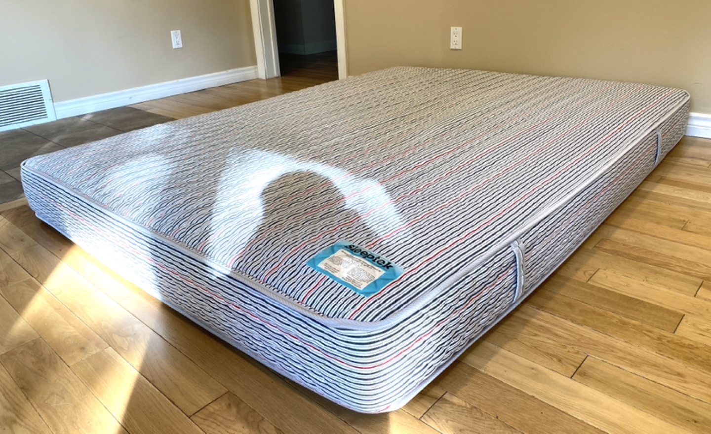 Sleeptek Queen Size 8” Foam Mattress (CAN DELIVER) - photo 5