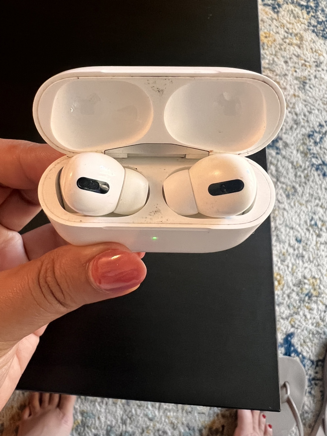 Apple AirPods Pro - photo 2