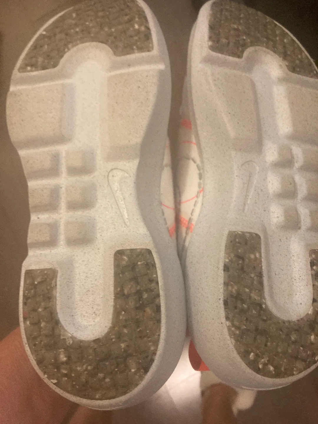 Nike DB3551-100 Shoes - Size US 3.5Y image indicator(2)