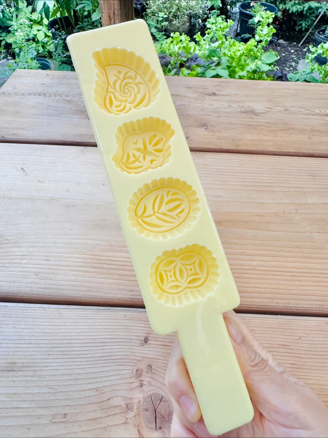 Mooncake Stencil Mold - Plastic Yellow (1”-1.5” x 0.5”) thumbnail