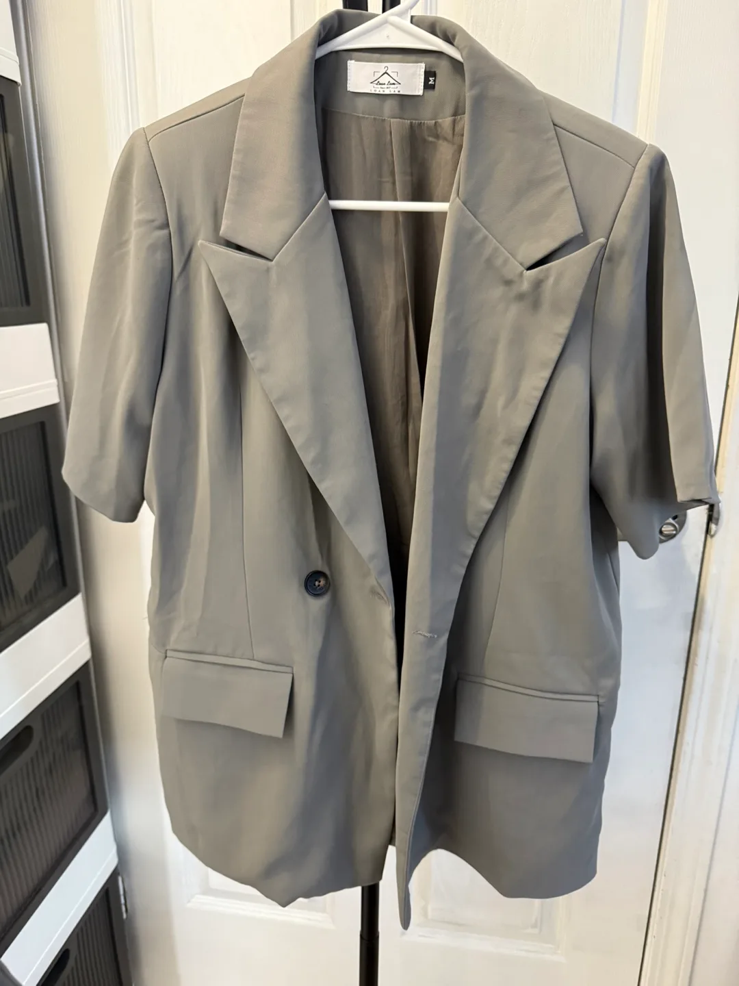 Grey Short Sleeve Blazer & Shorts Set - Size M image indicator(2)