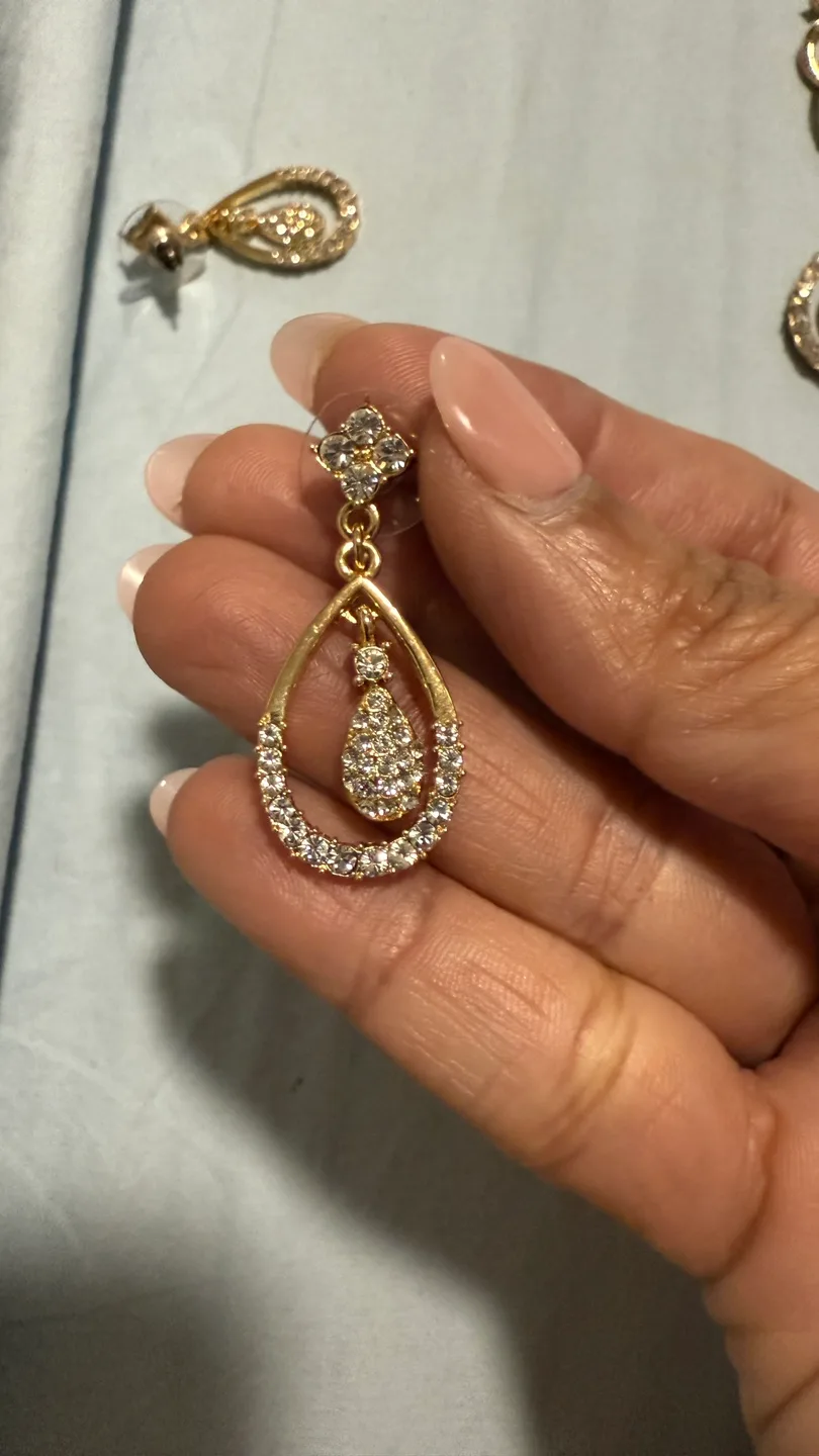 Gold-tone Necklace and Earring Set image indicator(3)