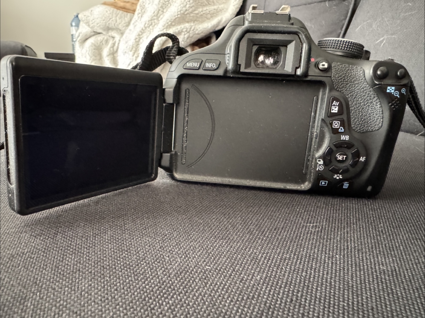 Canon EOS Rebel T3i camera - photo 5