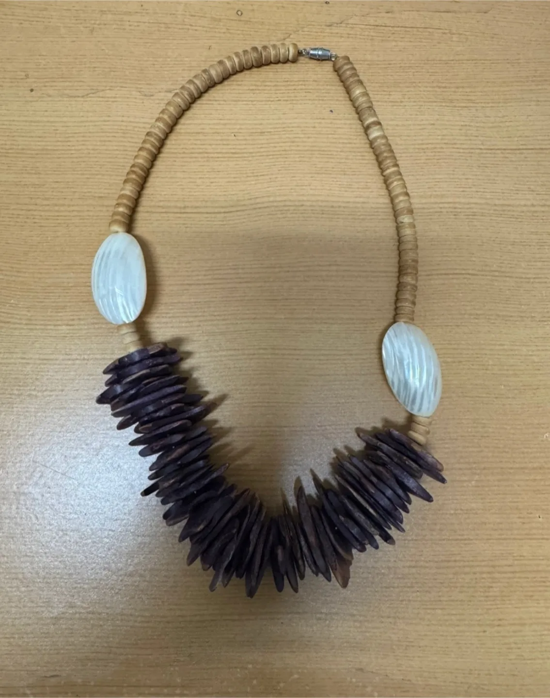 🇨🇦🍁Wooden & Shell Necklace thumbnail
