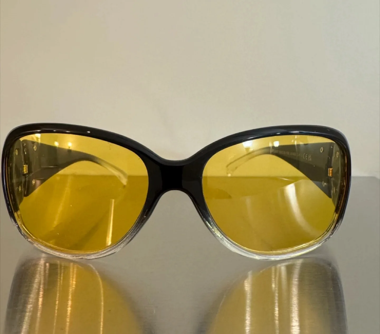 🇨🇦🍁Coach HC2301 Butterfly Sunglasses - Black & Yellow thumbnail