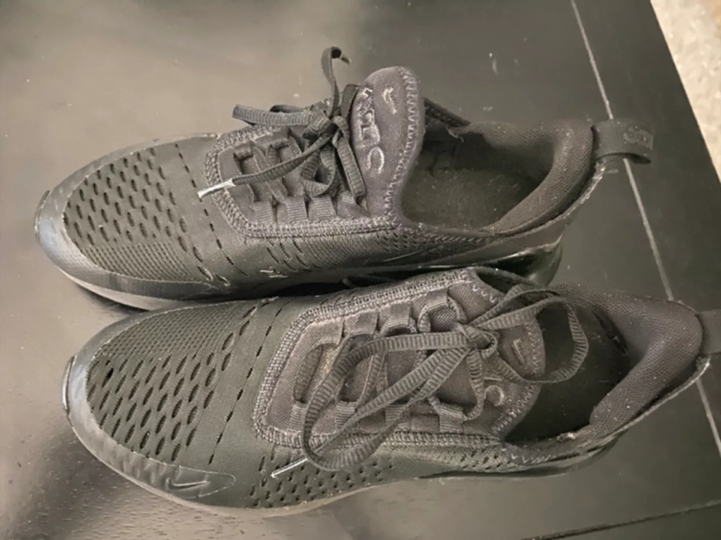 Nike Air Max 270 Black, Size 6Y image indicator(4)