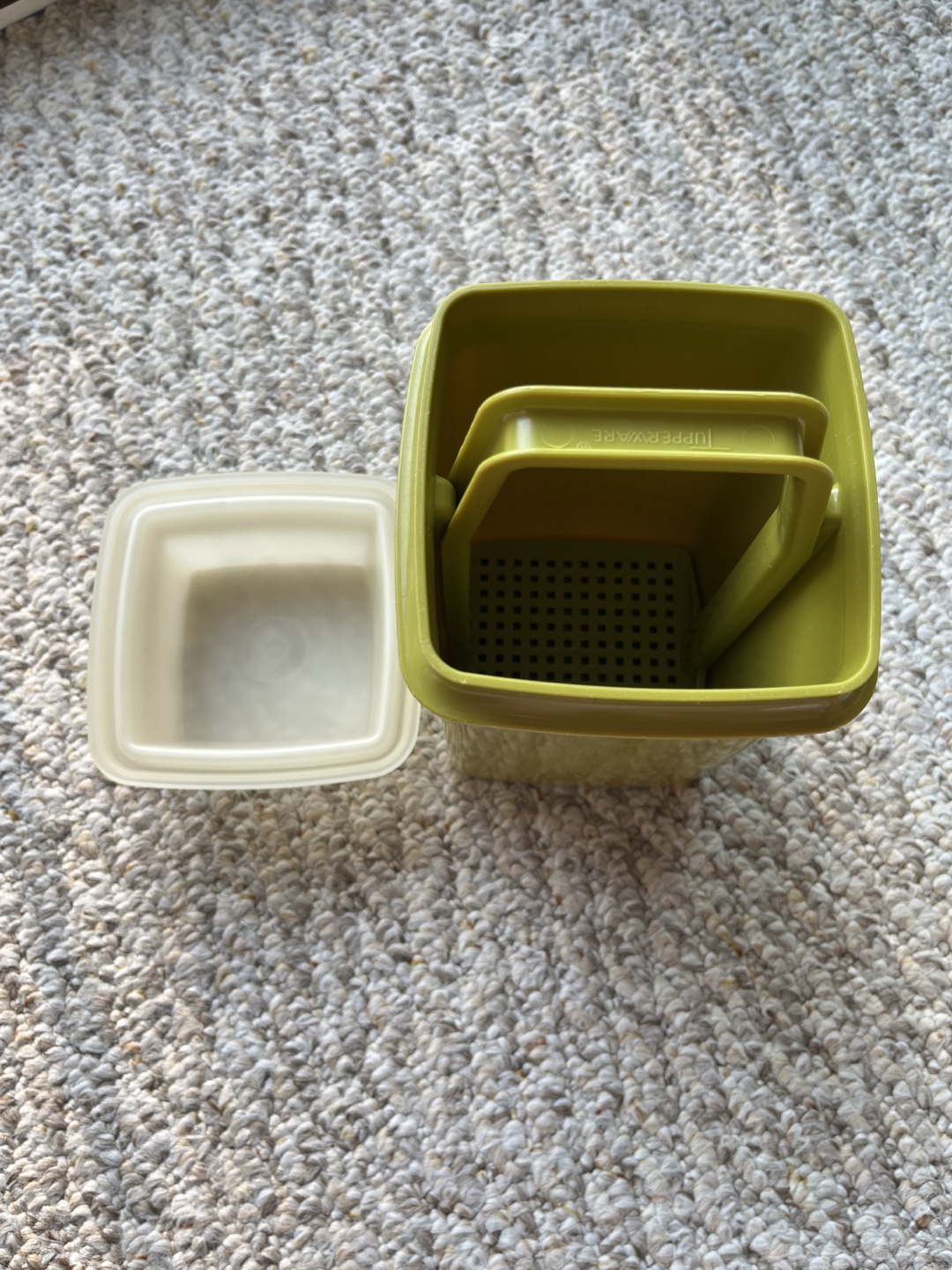 Tupperware Vintage Pickle Pick-a-Deli Container - photo 2