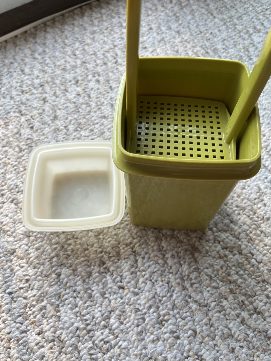 Tupperware Vintage Pickle Pick-a-Deli Container - photo 3