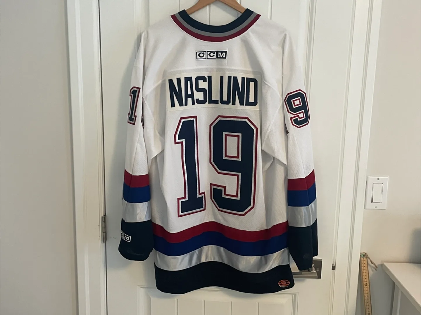 Authentic CCM Vancouver Canucks Markus Naslund Jersey Size XL thumbnail
