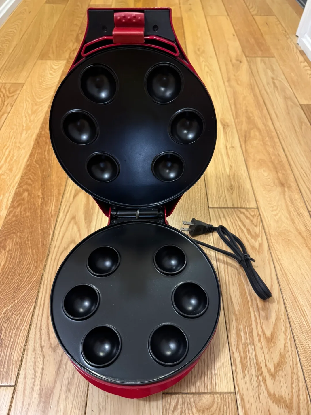 Cake Pop/Donut Hole Maker image indicator(2)