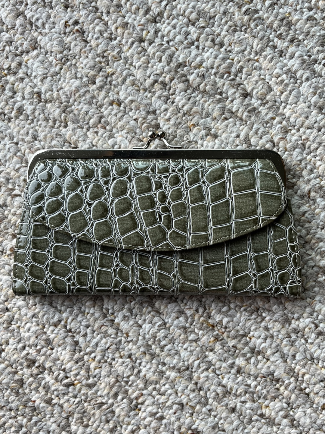 Green Crocodile Print Kisslock Wallet