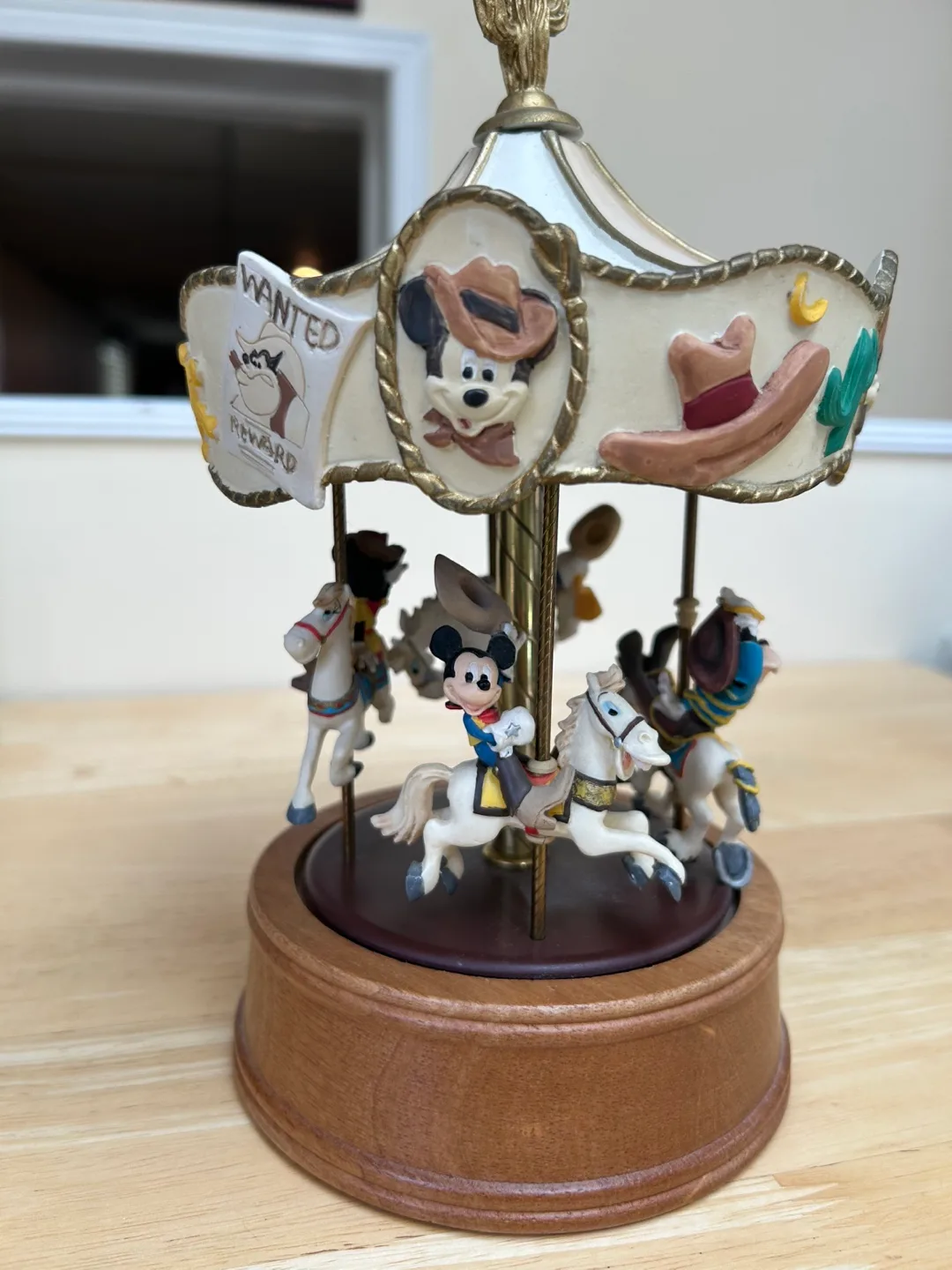 Disney Carousel Musical Figurine image indicator(2)