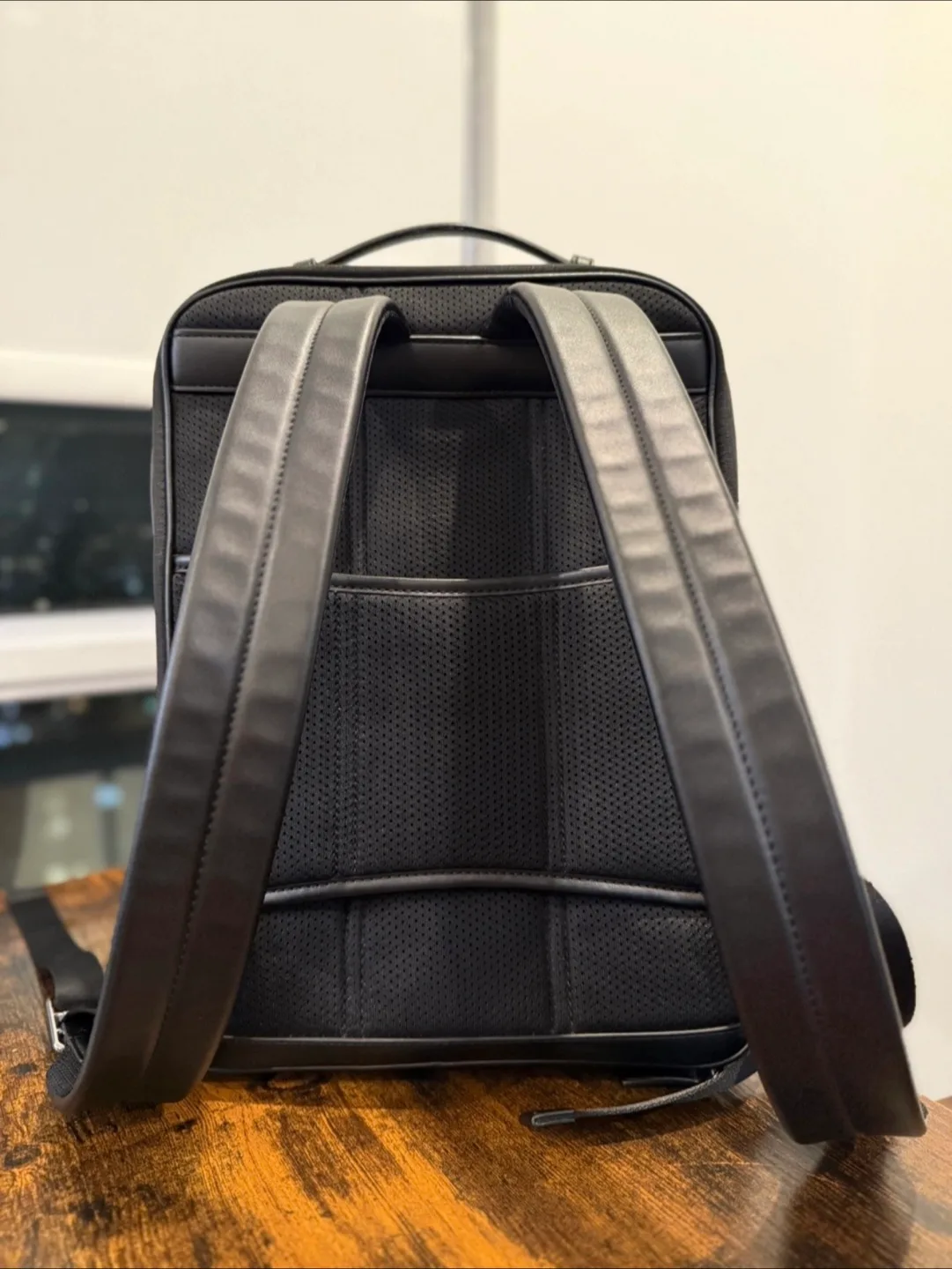 Michael Kors Men's Leather Backpack Business Black image indicator(5)