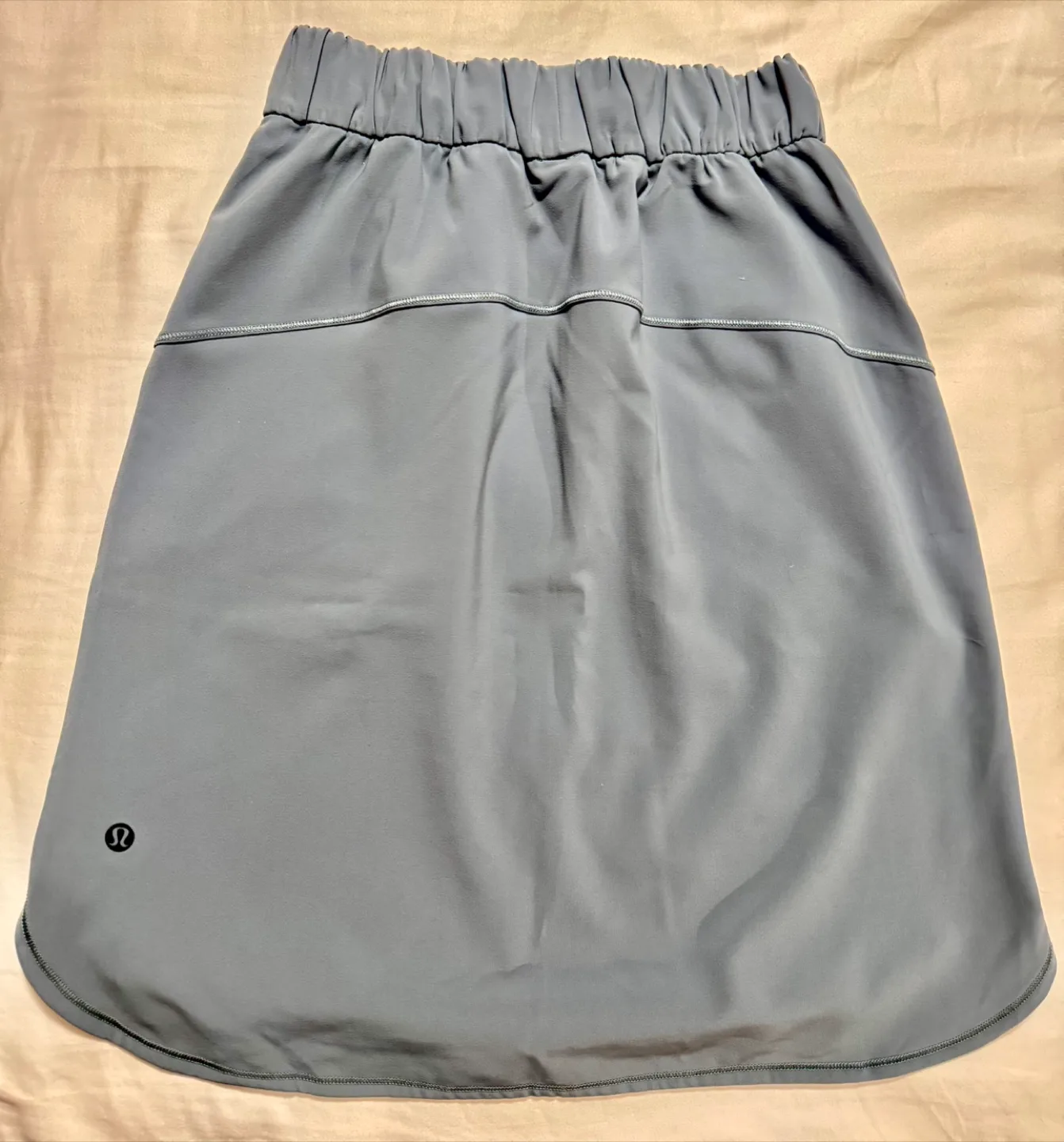 Lululemon Grey Skirt - Size 2 image indicator(3)