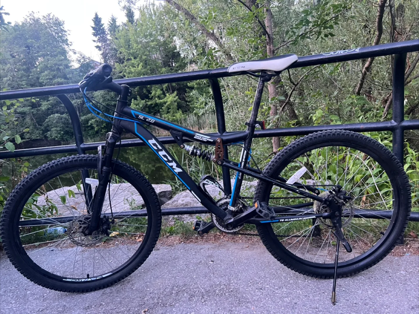 CCM SL 2.0 Dual Suspension Mountain Bike 26-in thumbnail