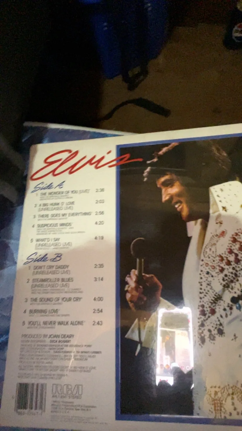 Elvis Presley Greatest Hits Volume 1- Mint Condition” thumbnail
