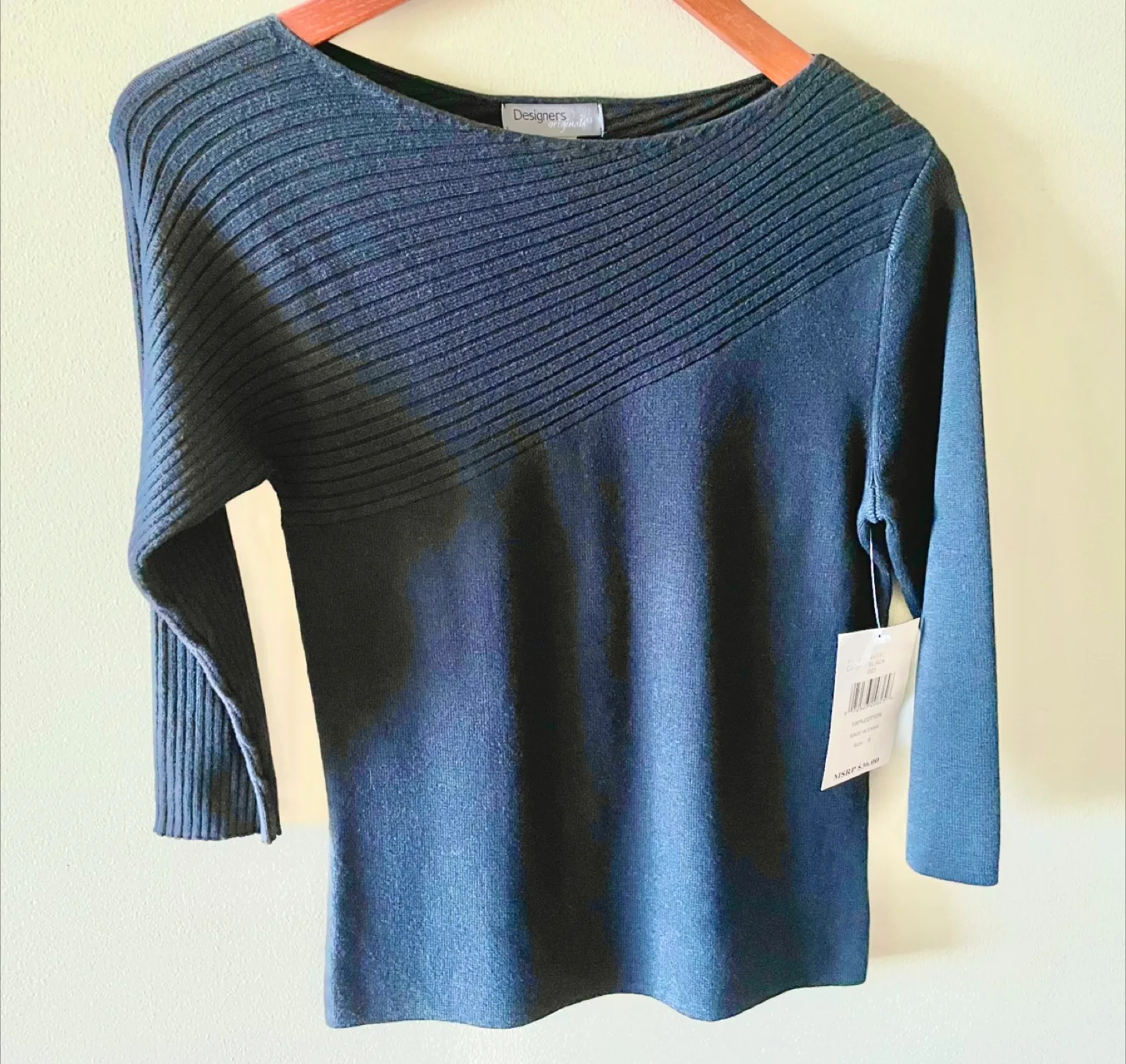 NEW WITH TAGS BLACK LONG SLEEVE PULLOVER SWEATER TOP - STYLISH image indicator(2)