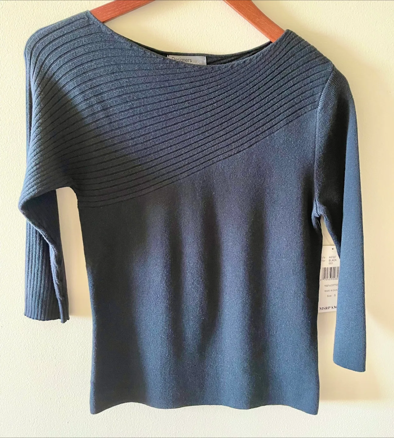 NEW WITH TAGS BLACK LONG SLEEVE PULLOVER SWEATER TOP - STYLISH image indicator(3)