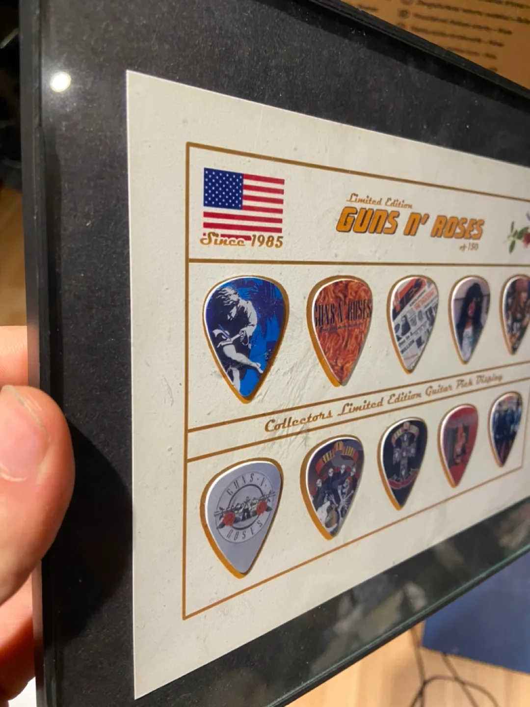 Guns N' Roses Limited Edition Guitar Pick Display image indicator(9)