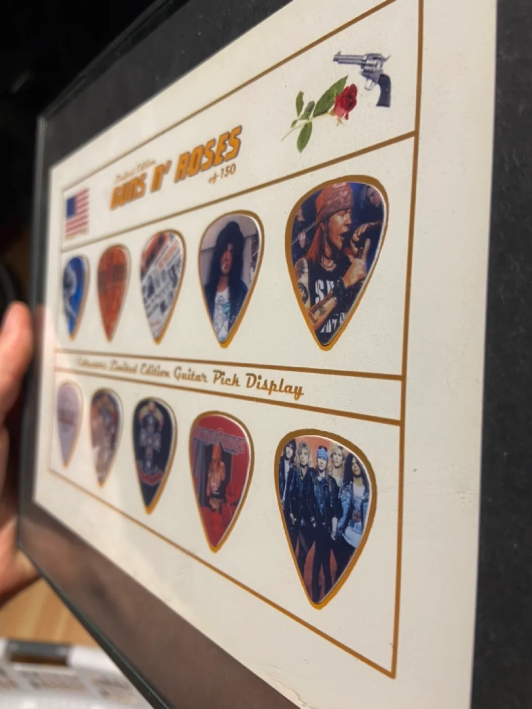 Guns N' Roses Limited Edition Guitar Pick Display image indicator(8)