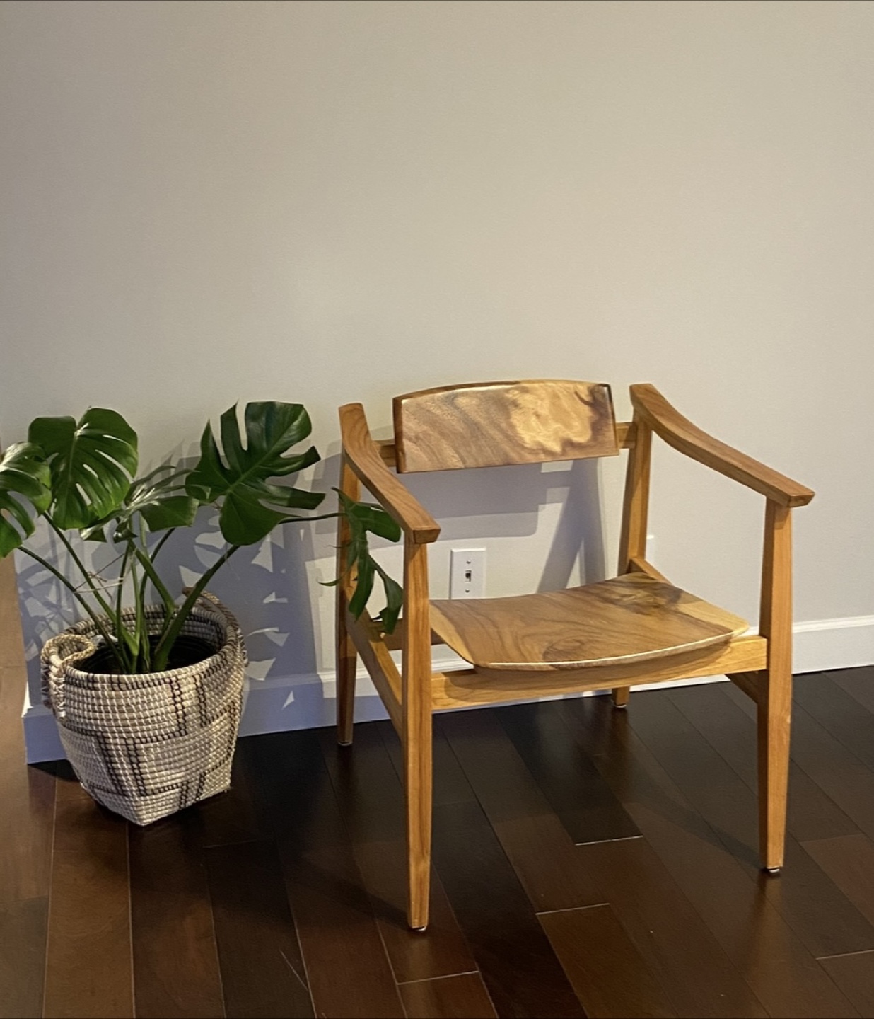 Mango wood accent Armchair
