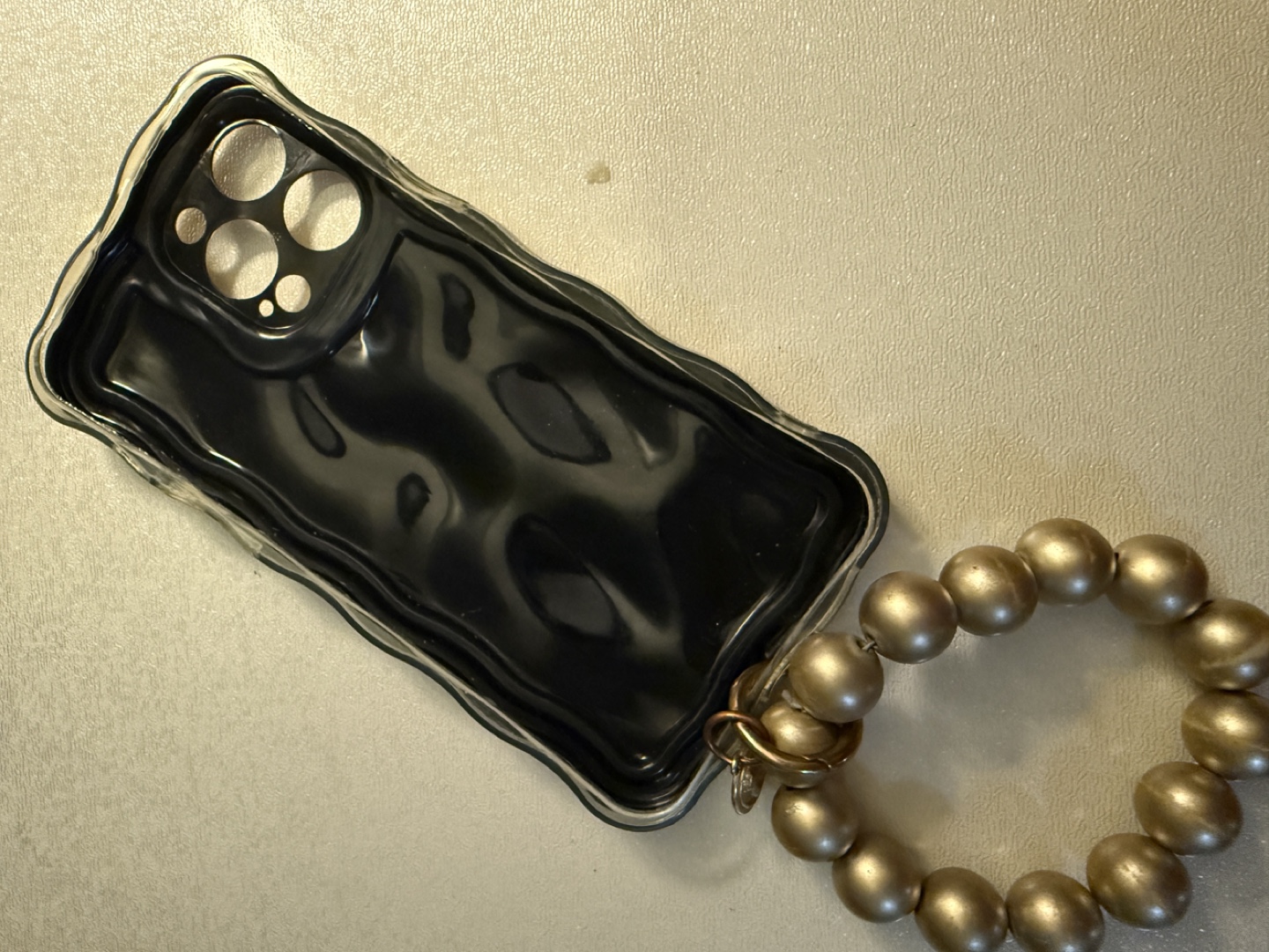 iPhone 14 Pro Max - Gold iPhone Case with Pearl Wristlet - photo 2