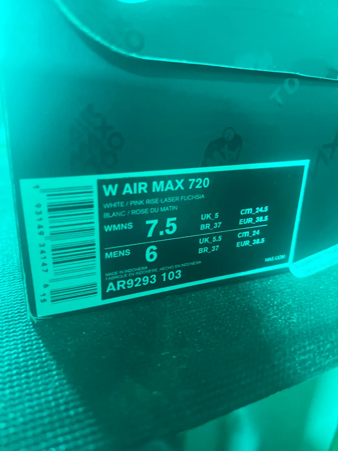 Nike Air Max 720 White/Pink, Women's 7.5 image indicator(2)