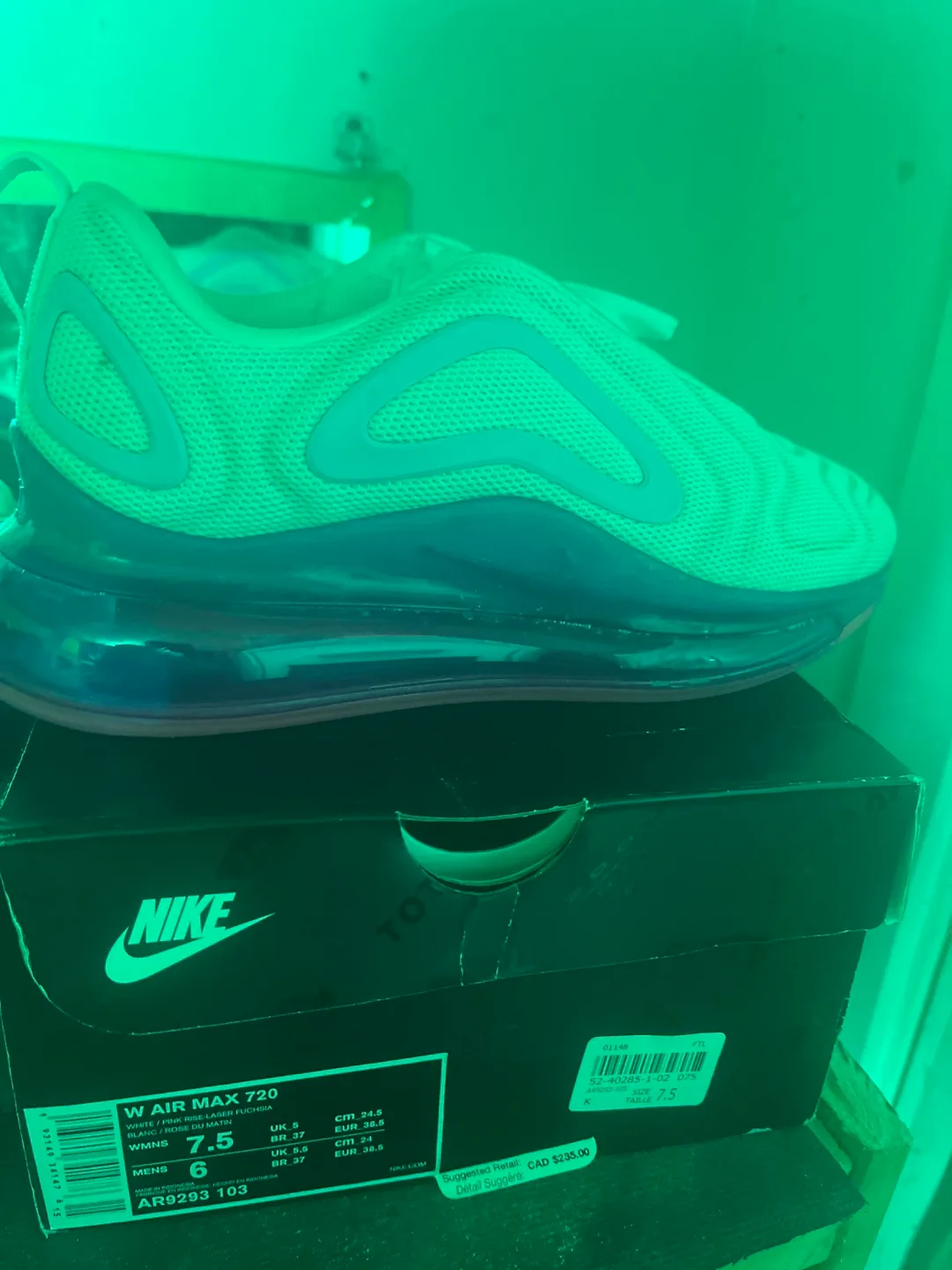 Nike Air Max 720 White/Pink, Women's 7.5 image indicator(3)