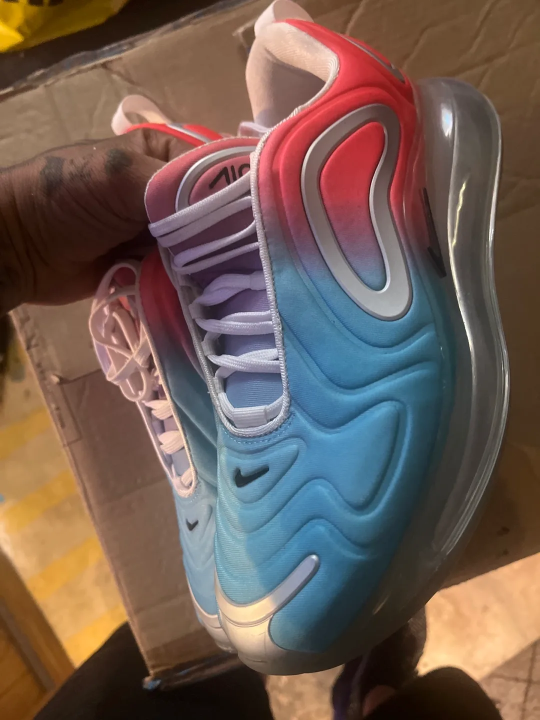 Nike Air Max 720, US 10 image indicator(2)