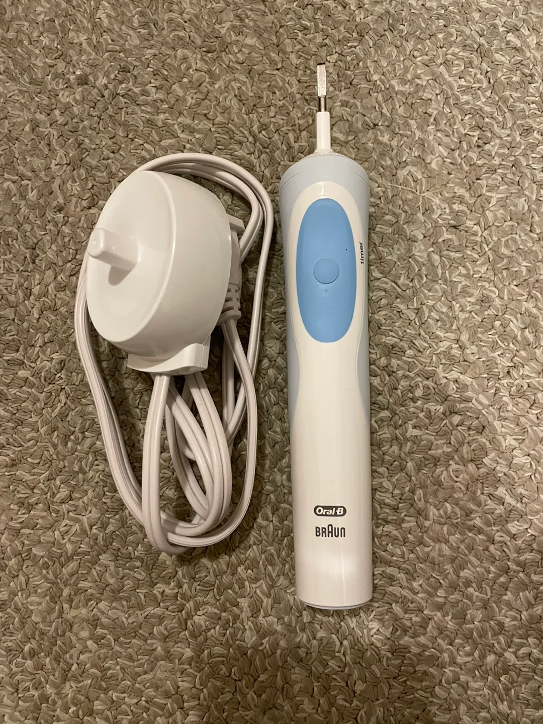 Oral-B Braun Electric Toothbrush thumbnail