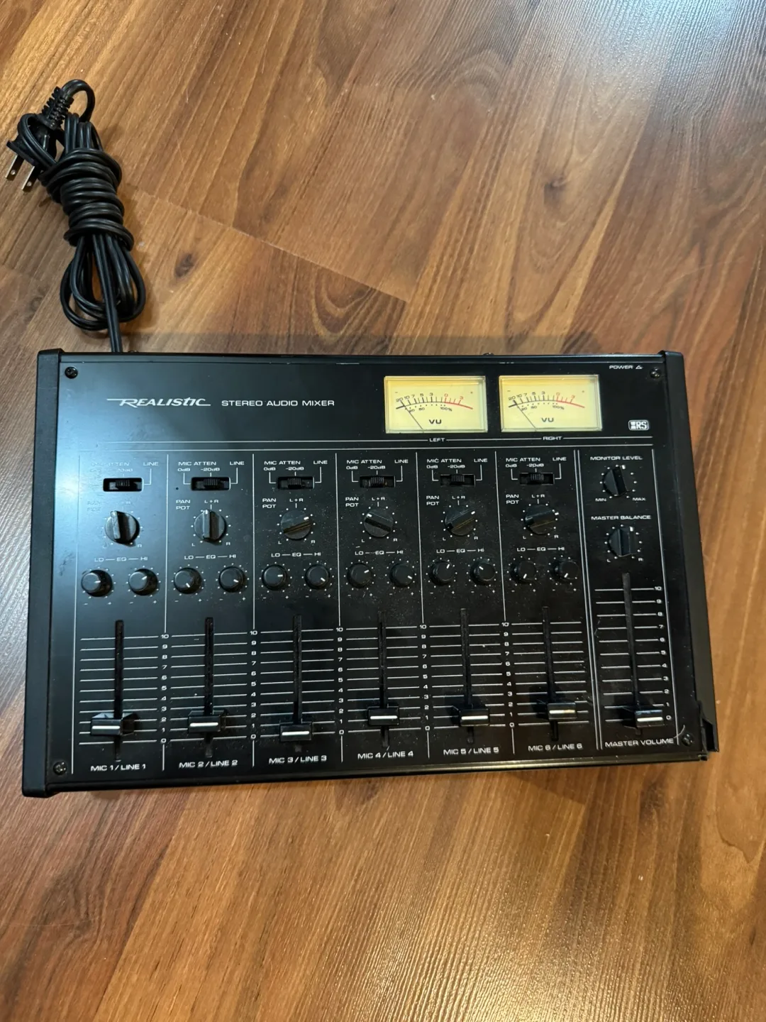 Realistic Stereo Audio Mixer (mic mixer) thumbnail