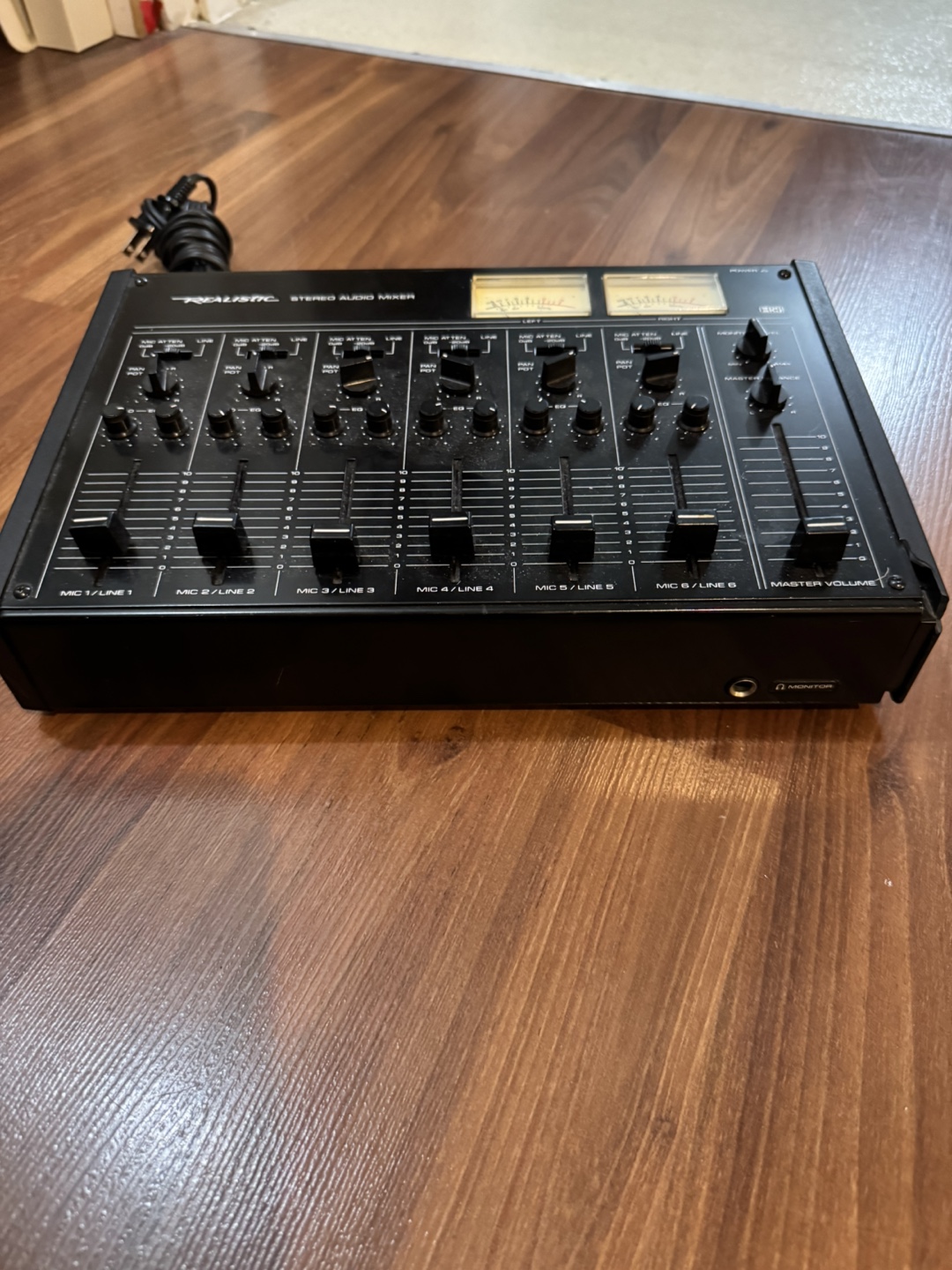 Realistic Stereo Audio Mixer (mic mixer) - photo 2