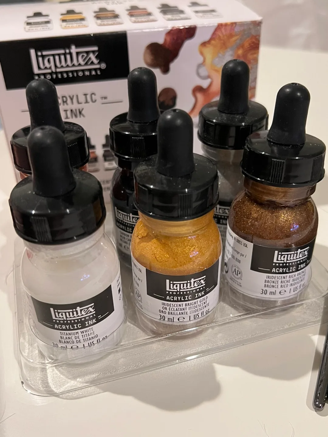 Liquitex Professional Acrylic Ink Metallic Set with brushes image indicator(3)