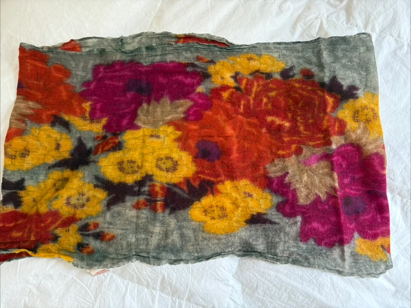 LAST CHANCE Anthropologie Wool Silk Floral Circle Scarf thumbnail