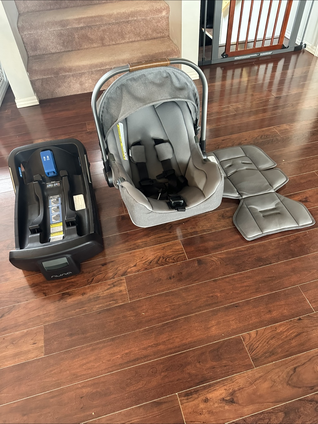 Nuna Pipa Infant Car Seat with Base - photo 4
