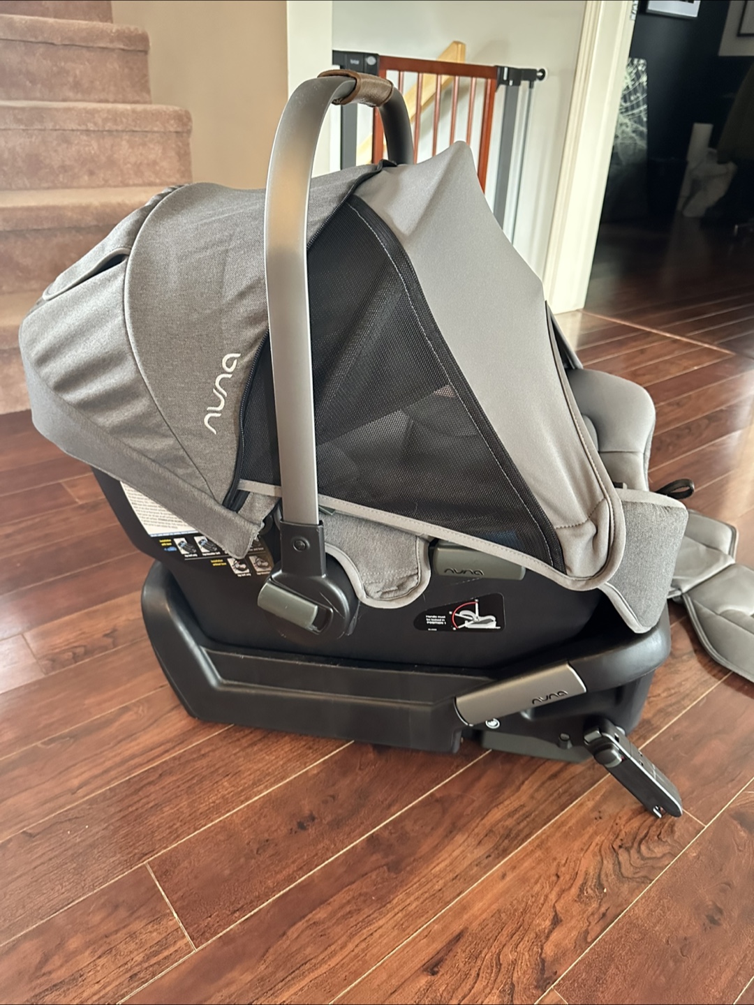 Nuna Pipa Infant Car Seat with Base - photo 2