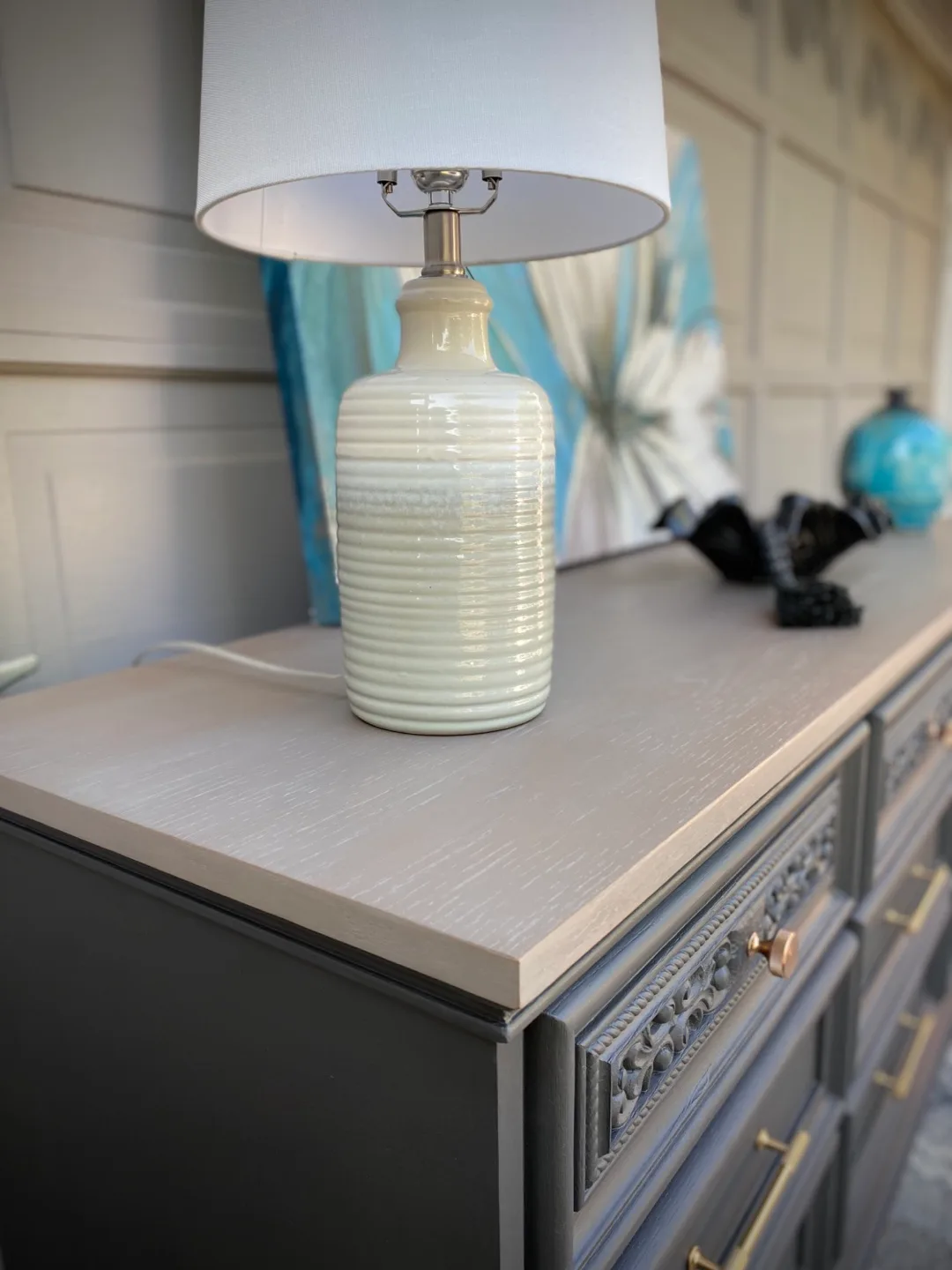 Refinished Solid Wood Peppler Dresser + Matching End Tables – image indicator(3)