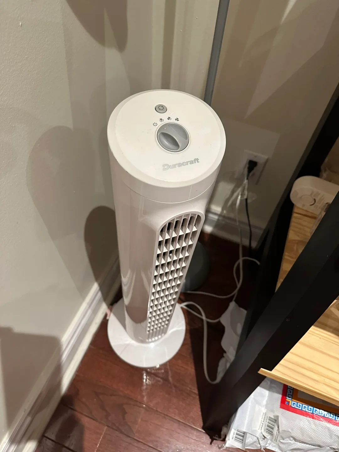 DuraCraft Tower Fan - White image indicator(3)