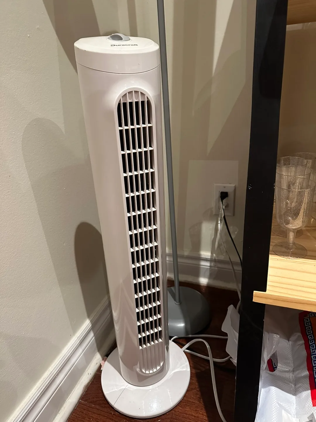 DuraCraft Tower Fan - White image indicator(2)