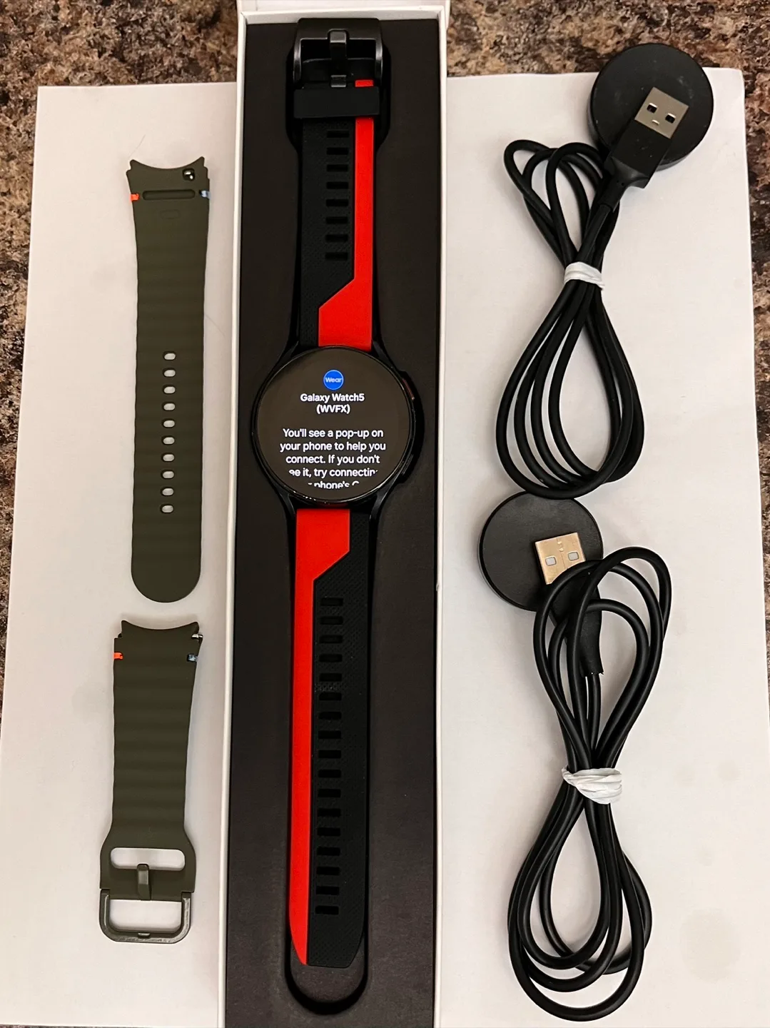 Samsung Galaxy Watch5 44mm - New in Box! thumbnail