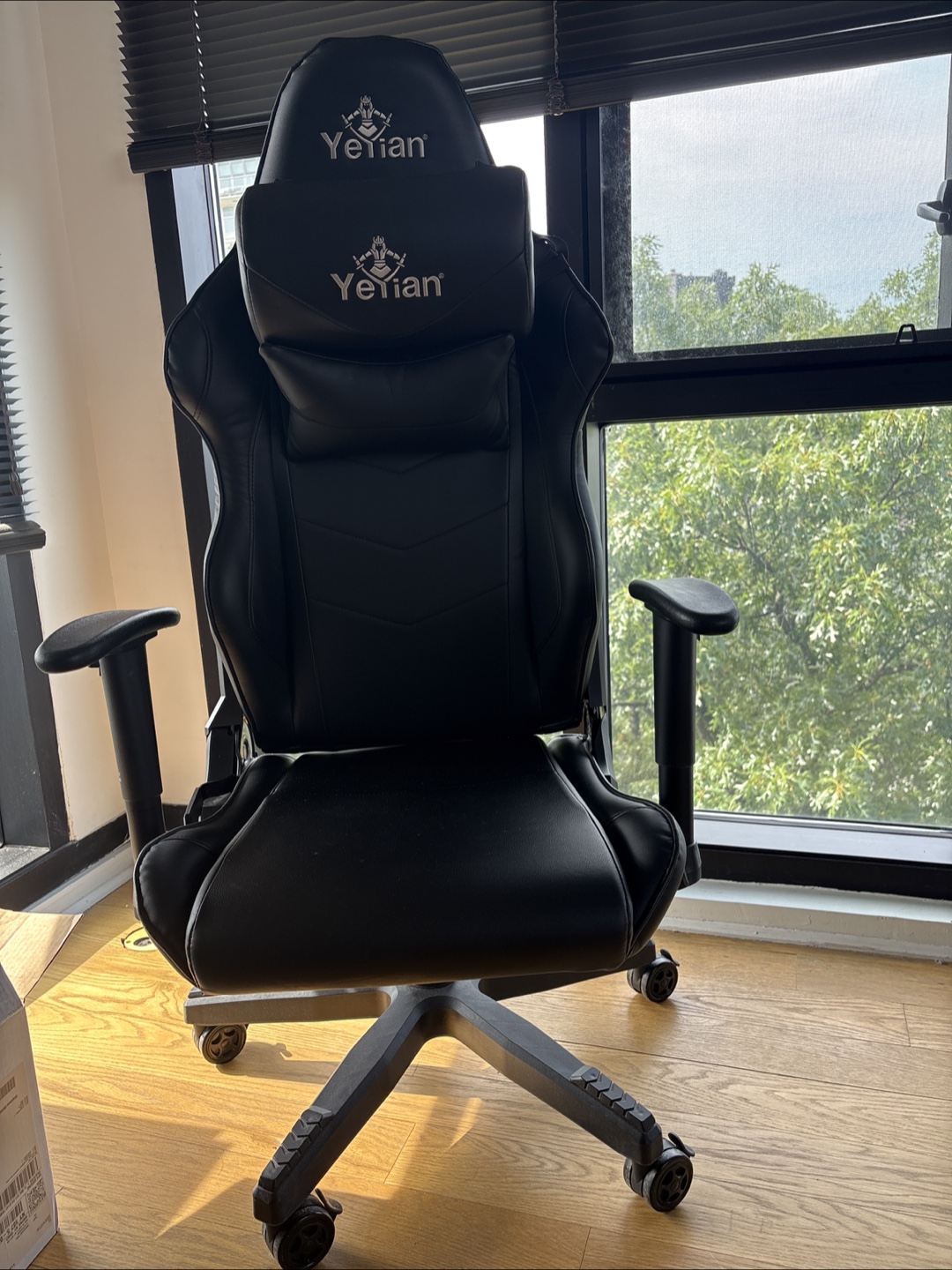 YeTian Black Gaming Chair - photo 5