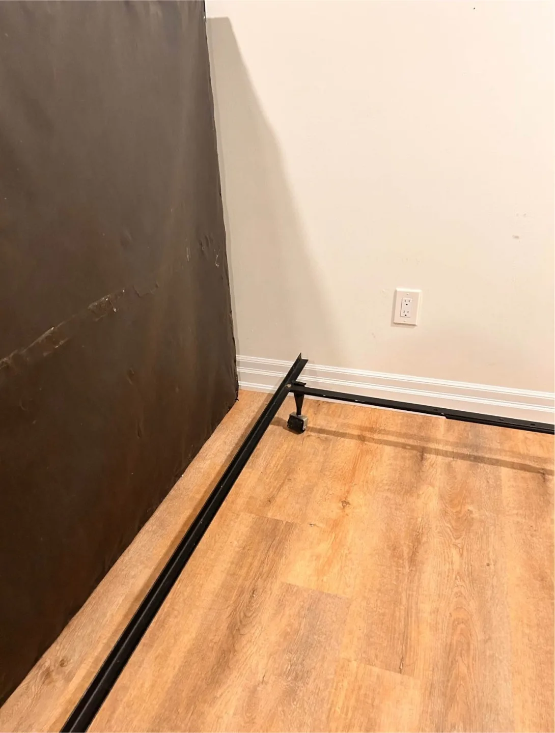 Adjustable Metal Bed Frame image indicator(3)