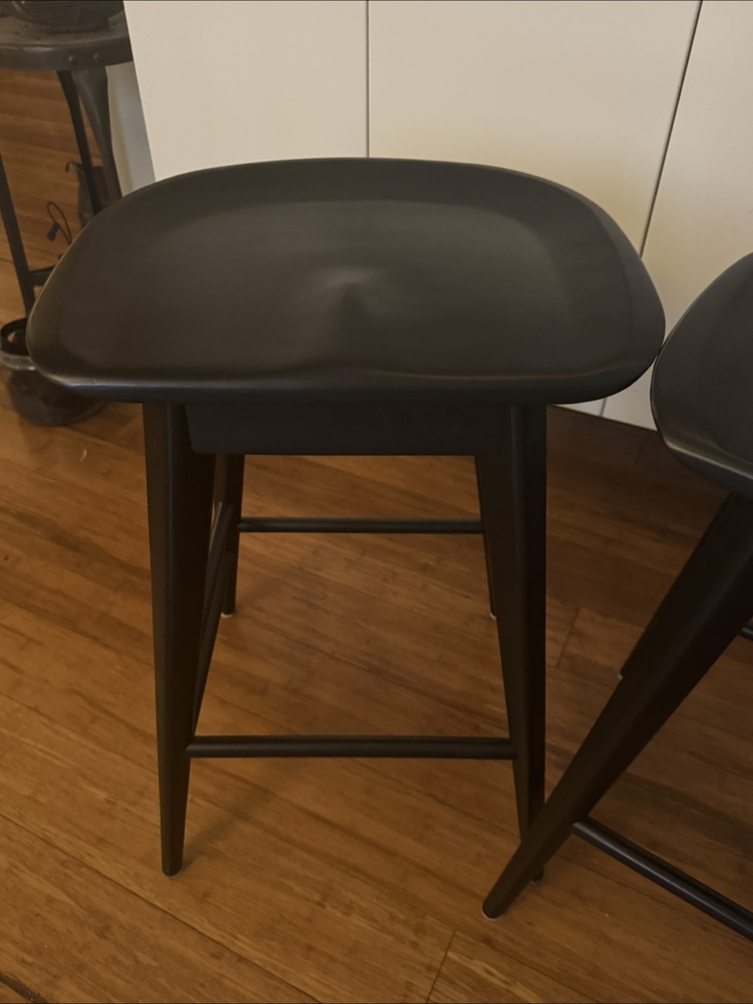 Set of 2 Wood Brown Bar Stools $25 - photo 2