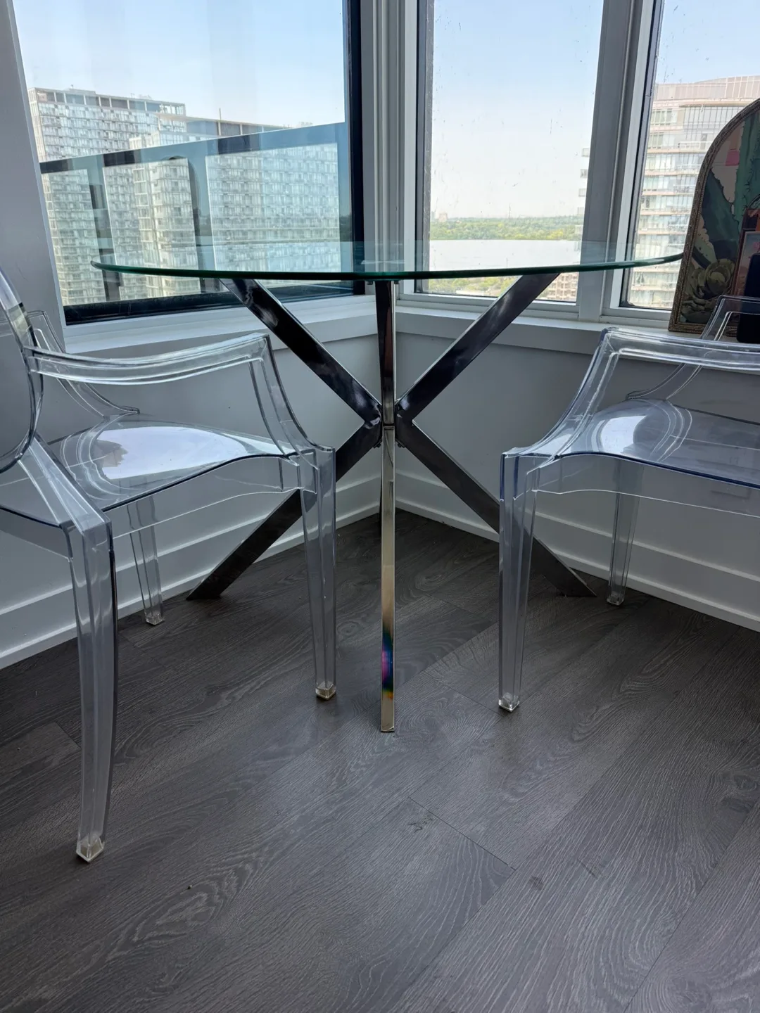Glass Round Dining Table with Clear Chairs thumbnail