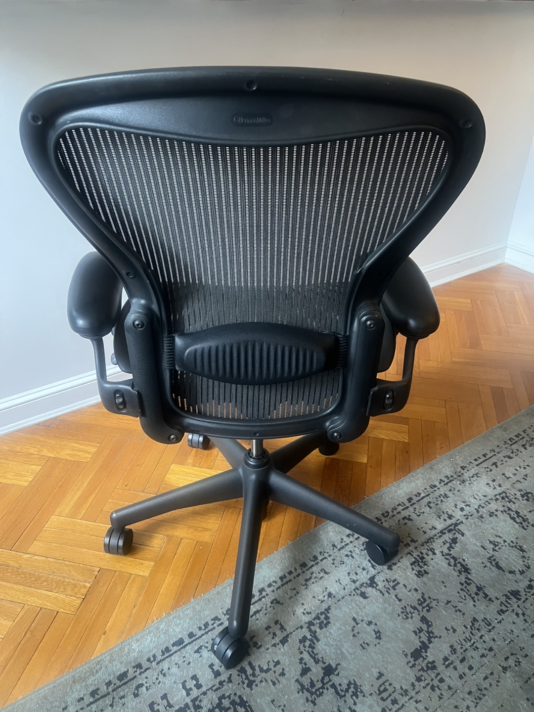 Herman Miller Aeron Office Chair - Black - photo 2